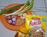 Foto langkah ke 1 dari resep Soto Ayam Sederhana.