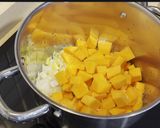 Foto del paso 1 de la receta Crema de calabaza con judías verdes y jamón