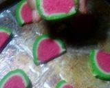 A picture of step 5 of Water Melon Cookies.