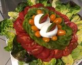 Une image de l'étape 10 de Salade de tomates tricolores à la laitue rougette et mozzarella di buffala.