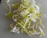 Foto del paso 2 de la receta: Hojaldre de calabacín, soja y queso