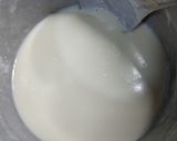 A picture of step 2 of Strawberries ice cream.