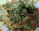 A picture of step 4 of Long beans omelette.