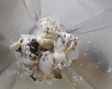 Foto del paso 2 de la receta: Milkshake de oreo con helado (como el de mc)