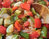 Foto del paso 1 de la receta: Tosta de pimientos con atún