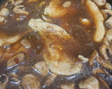 Foto del paso 5 de la receta: Pechuga de pollo en salsa de champiñones