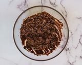 Foto del paso 3 de la receta: Turrón de chocolate negro con mijo hinchado y almendras