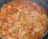 Foto del paso 3 de la receta: Tiburones con langostinos en su salsa