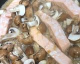 Foto del paso 4 de la receta: Salmón con cebolla y portobellos