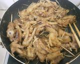 Hình bước làm 7 của món Chân gà xào sả ớt