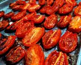 Foto del paso 2 de la receta: TOMATES🍅SECOS al Orégano...!