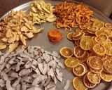 عکس مرحله 1 از دستور میوهای خشک تو میوه خشک کن