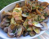 Foto do passo 1 de Lombos de pescada com amêijoas e bacon aromatizados com funcho