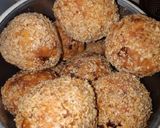 A picture of step 4 of Crispy Yam Balls.
