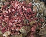 Foto del paso 6 de la receta: Alcachofas con gulas, gambas y jamón