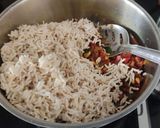 A picture of step 4 of Puffed rice upma.