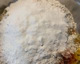 A picture of step 2 of Whole wheat lauki thalipeeth.