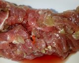 Hình bước làm 1 của món Bún Bò Cà Chua Hành Răm