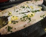 Foto del paso 3 de la receta: Merluza aromática y súper fácil