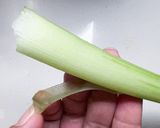 รูปขั้นตอนการทำที่ 4 ของ 108 ผัก ส่งความรักด้วยแกงแค