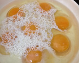 Foto del paso 5 de la receta: Tortilla de patata con espinacas y cebolla