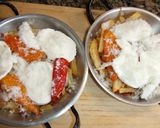 Foto del paso 4 de la receta Sartencillas de patatas, huevos, chorizo y pimientos al horno