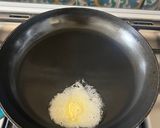 Hình bước làm 1 của món Bánh Kaiser Với Thịt Bò Viên, Trứng, Phô Mai Và Cà Chua