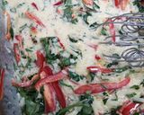 A picture of step 1 of Tortilla con jamon (Spanish omelette).