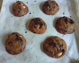 Foto langkah ke 6 dari resep 114. Choco Cashew Soft Cookies.