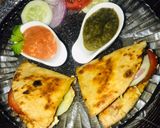A picture of step 3 of Healthy Chapati Sandwich😋.