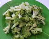 Foto langkah ke 2 dari resep Tumis Brokoli Sederhana.