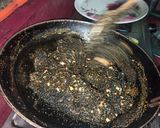 काळा तिल की रेवड़ी (Kala til ki rebdi recipe in Hindi) रेसिपी चरण 4 फोटो