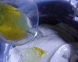 Foto langkah ke 2 dari resep Bolu kukus pandan cokelat.
