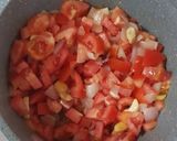 A picture of step 2 of Subzi Kolhapuri.