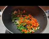 A picture of step 4 of Veg pulao.