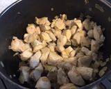 Une image de l'étape 3 de Poulet aux panais,patate douce et fruits secs au lait de coco et curry.