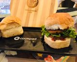 A picture of step 3 of Shami kabab burger.