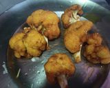 A picture of step 2 of Cauliflower Manchurian.