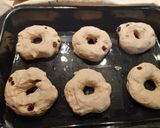 A picture of step 9 of Cinnamon and raisins Bagels.