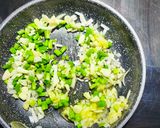 Foto del paso 4 de la receta: Tortilla de ajetes tiernos