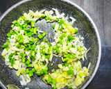 Foto del paso 4 de la receta: Tortilla de ajetes tiernos