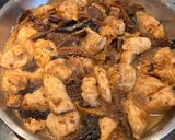 Foto del paso 7 de la receta: Pollo con colmenillas y setas silvestres para buffet navideño
