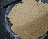 A picture of step 5 of Quiche with oats crust.