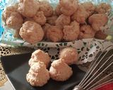 A picture of step 7 of Coconut Macaroon.