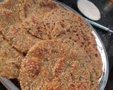 મેથીના ઢેબરા (Methi Dhebra Recipe Iin Gujarati) રેસીપી સ્ટેપ2ફોટો