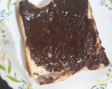 A picture of step 3 of Choco Nutella Sandwich.