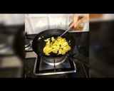 A picture of step 3 of Chicken Egg Fried Rice.