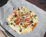 Foto del paso 1 de la receta: Pizza de gambas, pimiento y bacon