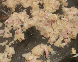 Foto del paso 1 de la receta: Bollos rellenos de pollo, bacon y champiñones