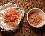 Foto del paso 1 de la receta Gambas al ajillo con aceite dargan y ajos rojos morunos